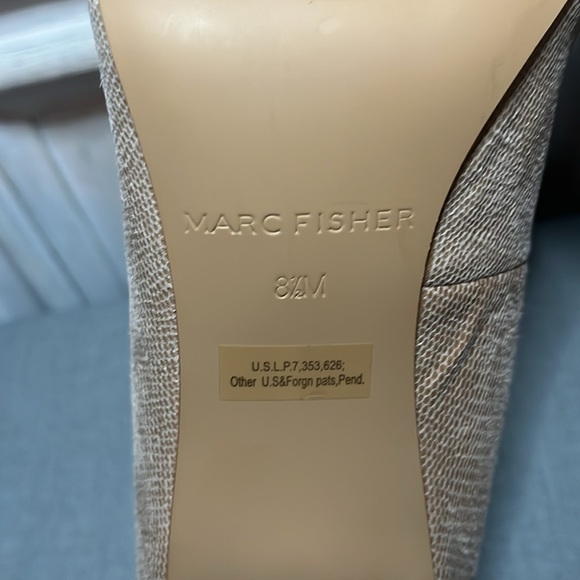 Mark Fisher NWOT Pointed Toe Nude Snake Skin 3.5 Inch Stiletto Heels Size 8.5. - Picture 10 of 11